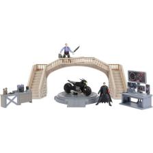 Batman 1068398 Batman Batcave Film Anları 1 Araç + 2 Figür -Spinmaster
