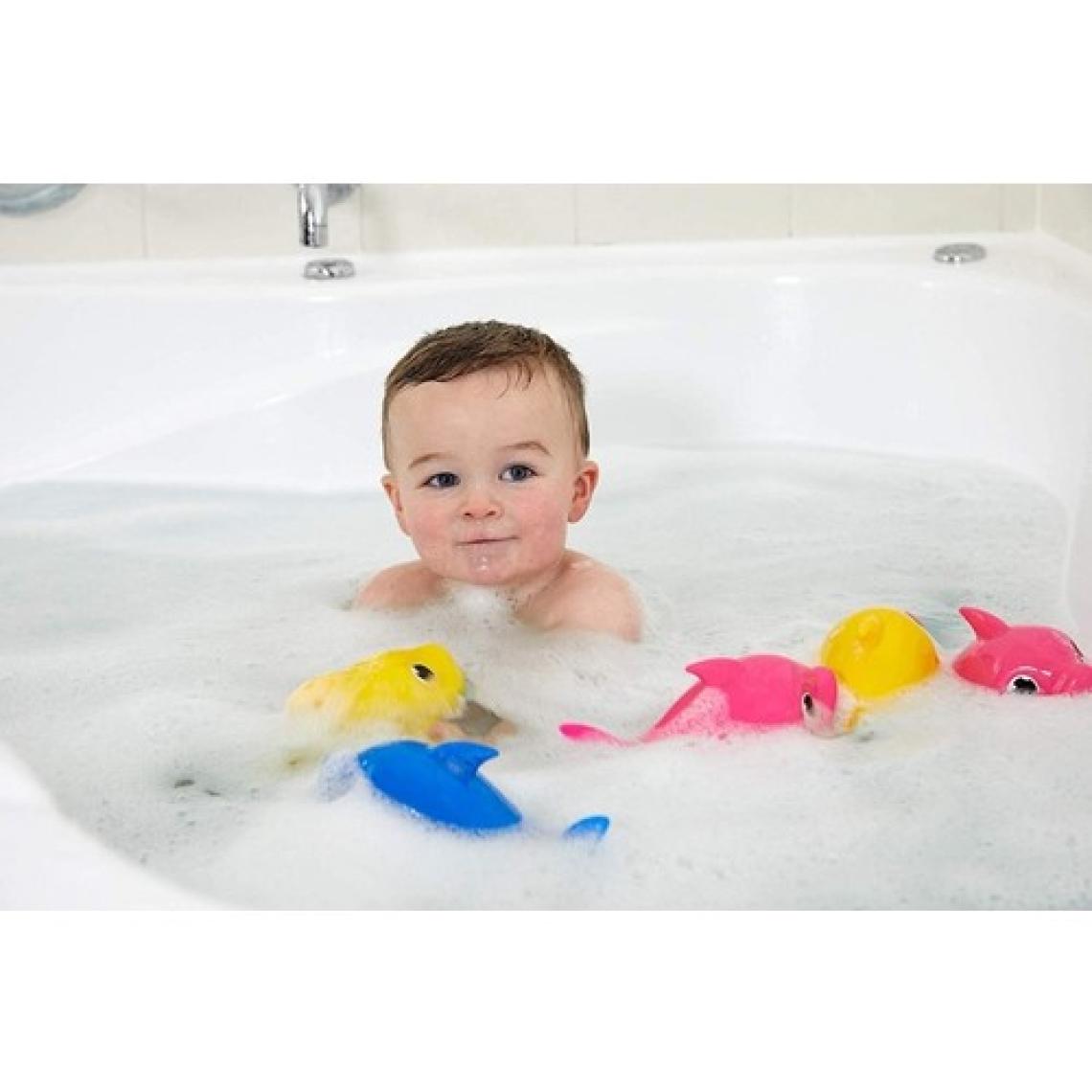 Giochi Preziosi Baby Shark Yüzen ve Sesli Figür