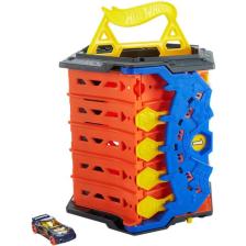 Hot Wheels Kıvrılan Yarış Pisti, 5 Şeritli Yarış Pisti Haline Gelir, Diğer Setlerle Birleştirilebilir, 1 Adet 1:64 Ölçekli Hot Wheels Araba Dahildir, 4 Yaş ve Üzeri Için GYX11