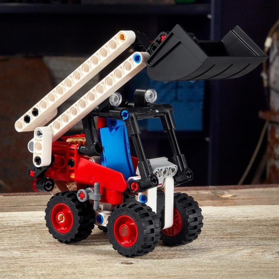 LEGO® Technic Nokta Dönüşlü Yükleyici 42116