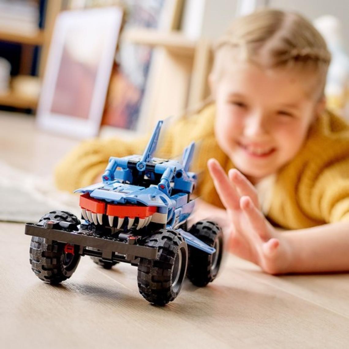 LEGO® Technic Monster Jam# Megalodon# 42134 # 7 Yaş ve Üzeri Araçları Seven Çocuklar İçin 2#si 1 Arada Yaratıcı Oyuncak Model Yapım Seti (260 Parça)