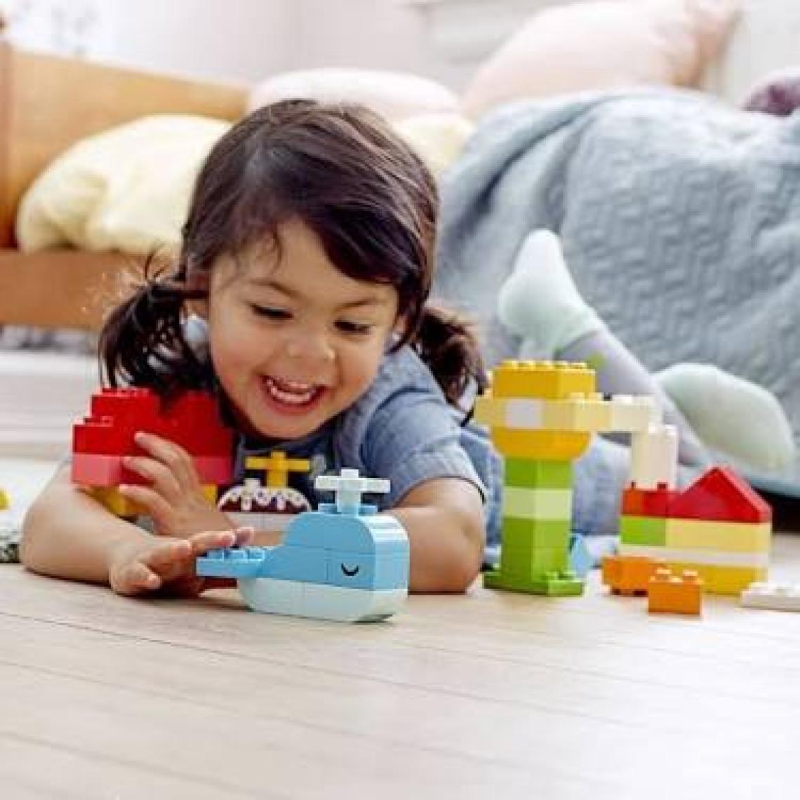 LEGO DUPLO Classic Kalp Kutusu 10909 - 18 Ay ve Üzeri Okul Öncesi Yaştaki Çocuklar için Gelişimi Destekleyen Yaratıcı Oyuncak Yapım Seti (80 Parça)