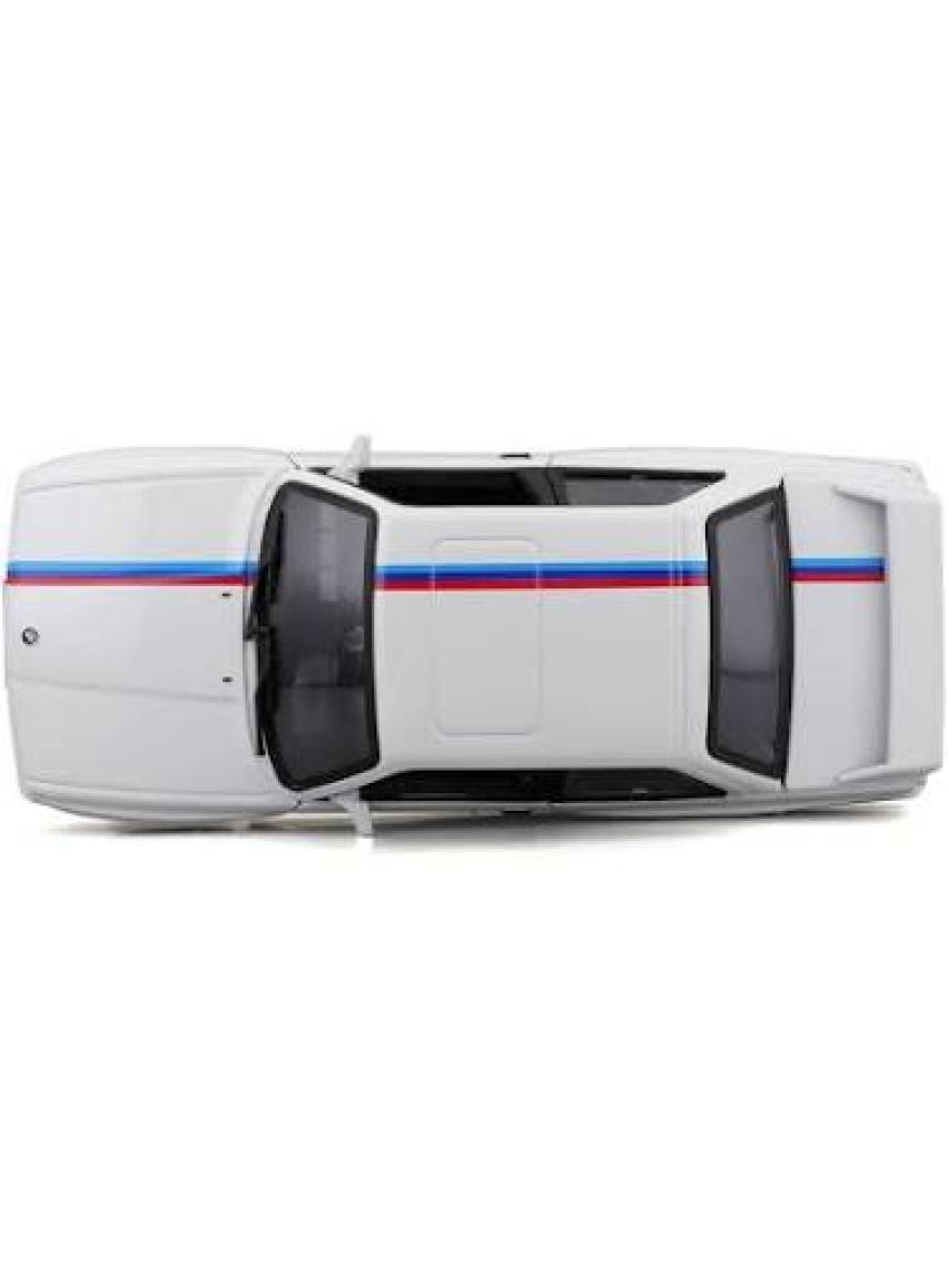 Bburago 1:24 Bmw M3 1988 Model Araba - Beyaz