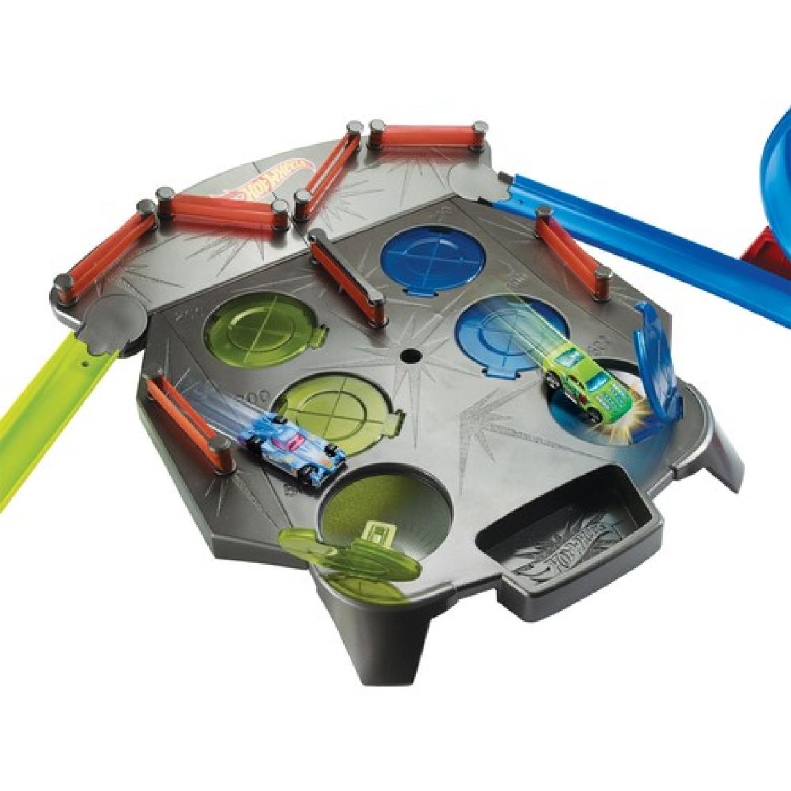 Hot Wheels İkili Yarış Macerası Oyun Seti, Zıplamalı Yarış Pisti ve Hedef Alıştırması FDF27