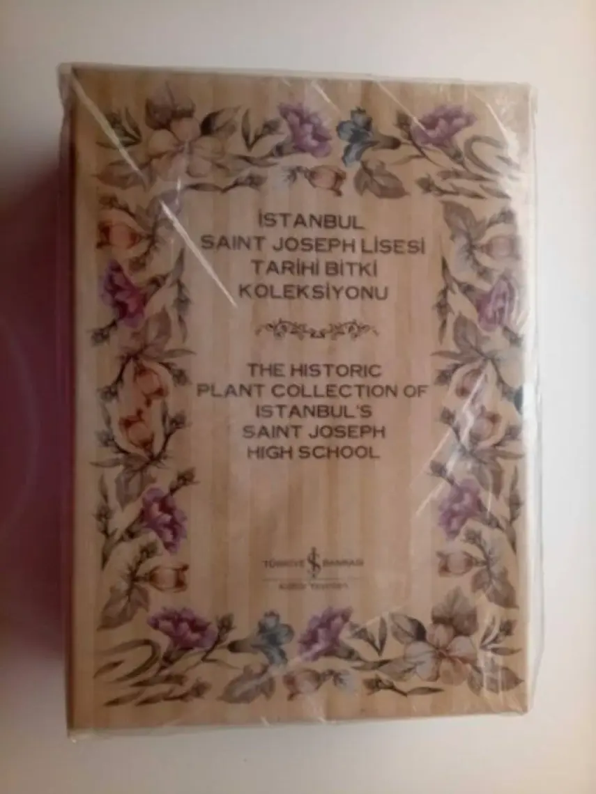 İstanbul Saint Joseph Lisesi Tarihi Bitki Koleksiyonu (2 Cilt) - Mehmet Sakınç