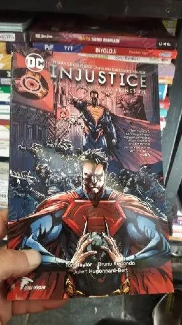 Injustice Tanrılar Aramızda İkinci Yıl Cilt 1 Türkçe Çizgi R - Tom Taylor