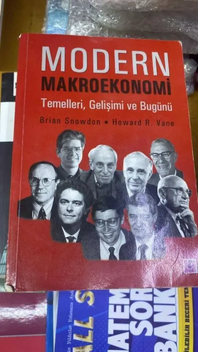 Modern Makroekonomi (Temelleri, Gelişimi Ve Bugünü)-Howard R.Vane