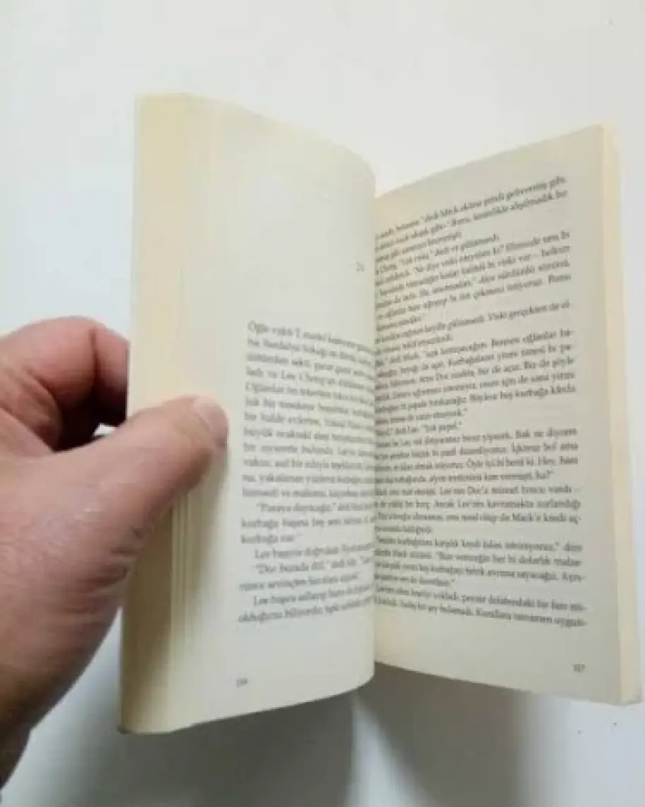 Sardalye Sokağı - John Steinbeck