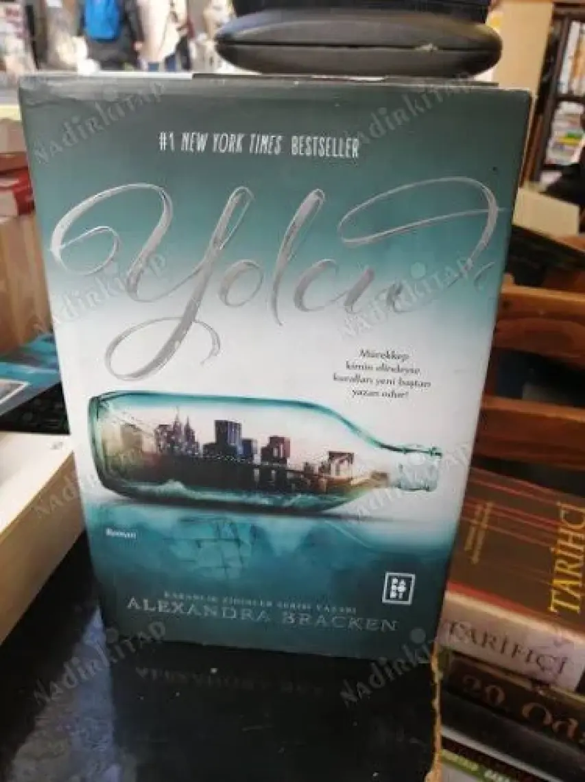 Yolcu - Ciltli  - Alexandra Bracken