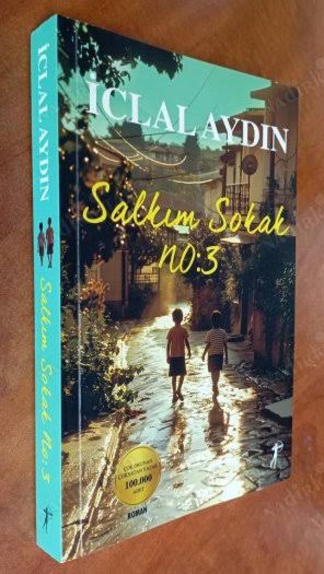 Salkım Sokak No: 3 - İclal Aydın