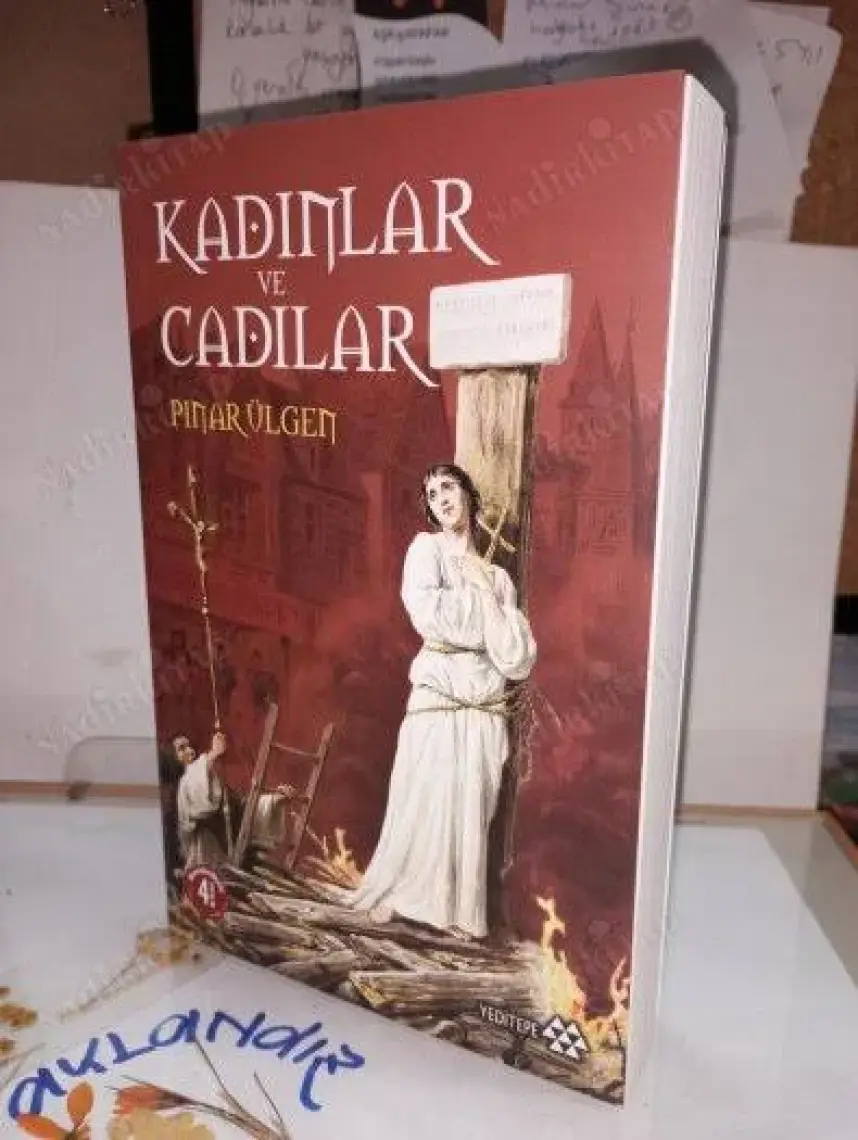 Kadınlar ve Cadılar - Pınar Ülgen