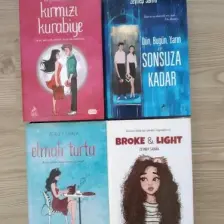 Kırmızı Kurabiye - Ciltli - Zeynep Sahra
