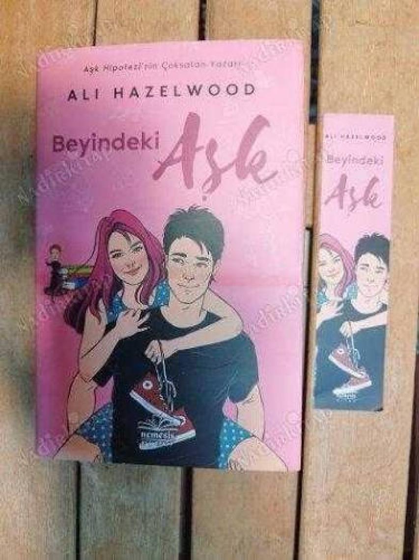 Beyindeki Aşk - Ali Hazelwood