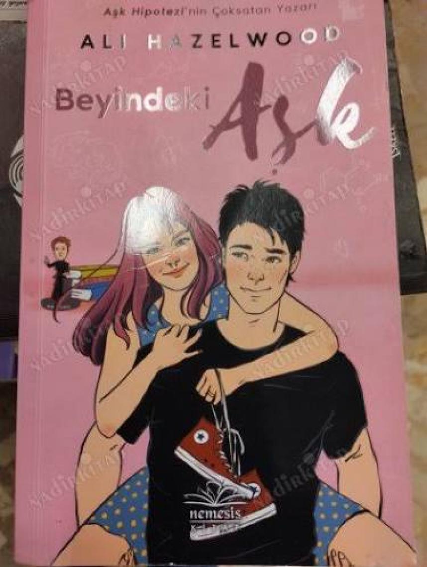 Beyindeki Aşk - Ali Hazelwood