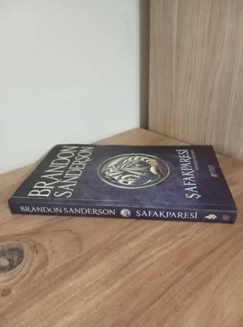 Şafakparesi - Brandon Sanderson