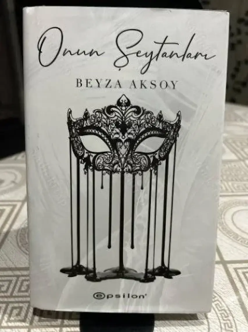 Onun Şeytanları (Ciltli) - Beyza Aksoy