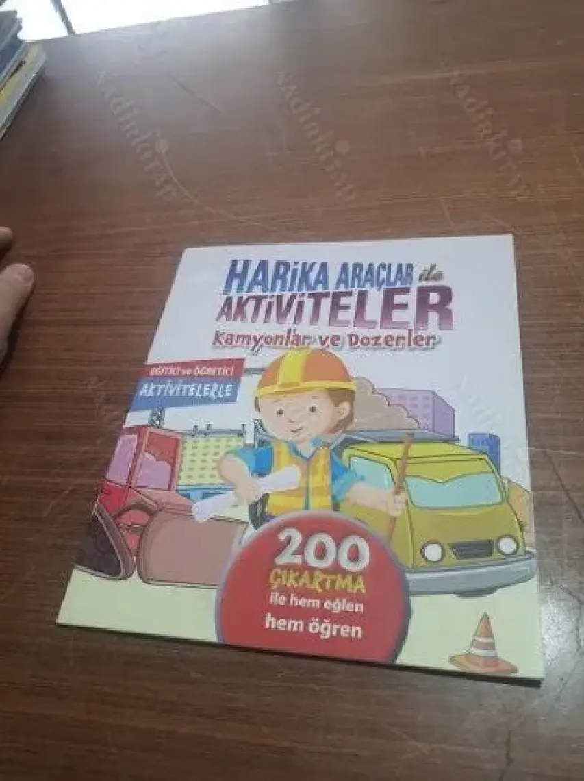 Muhteşem Çıkartmalar Ve Aktiviteler - Araçlar