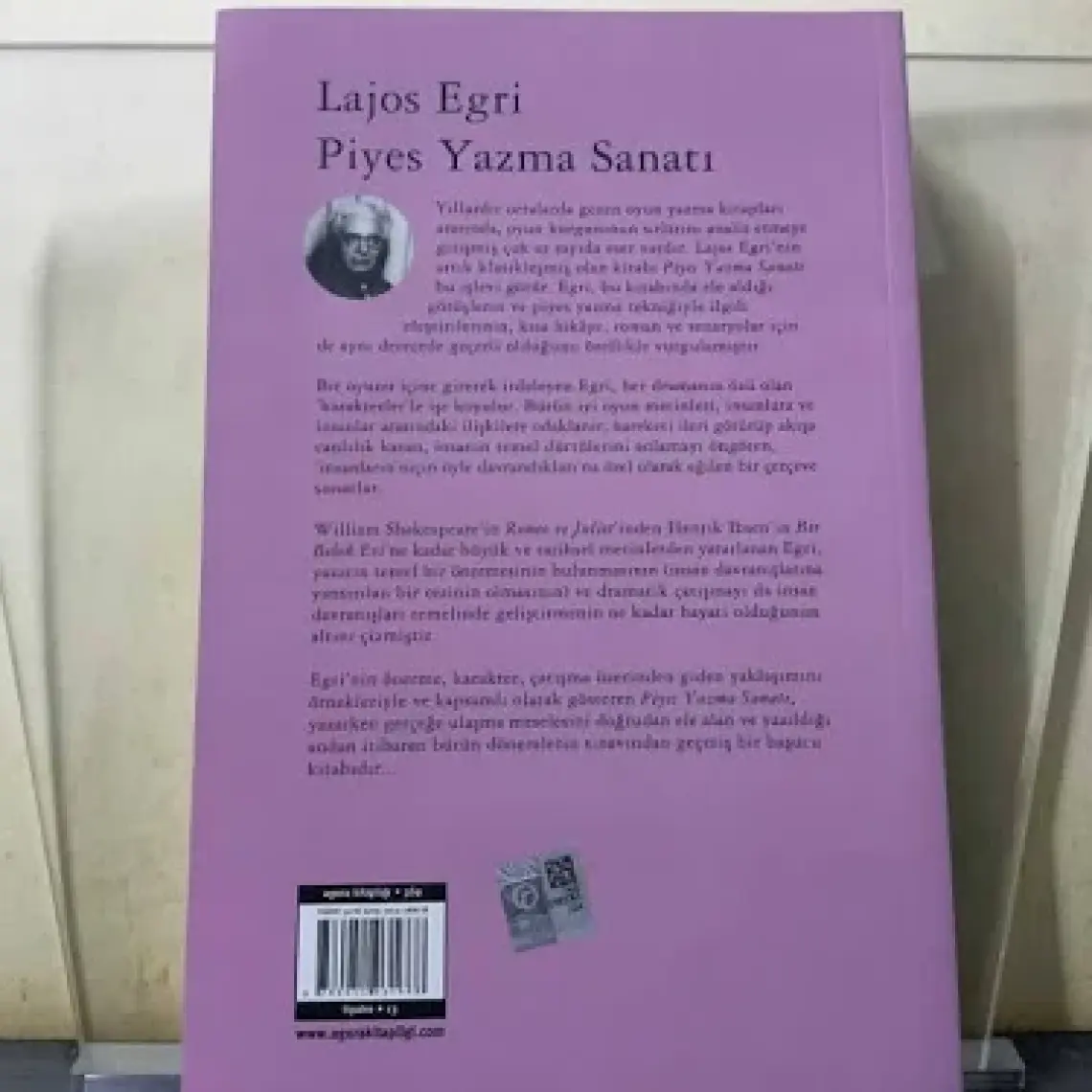 Piyes Yazma Sanatı - Lajos Egri