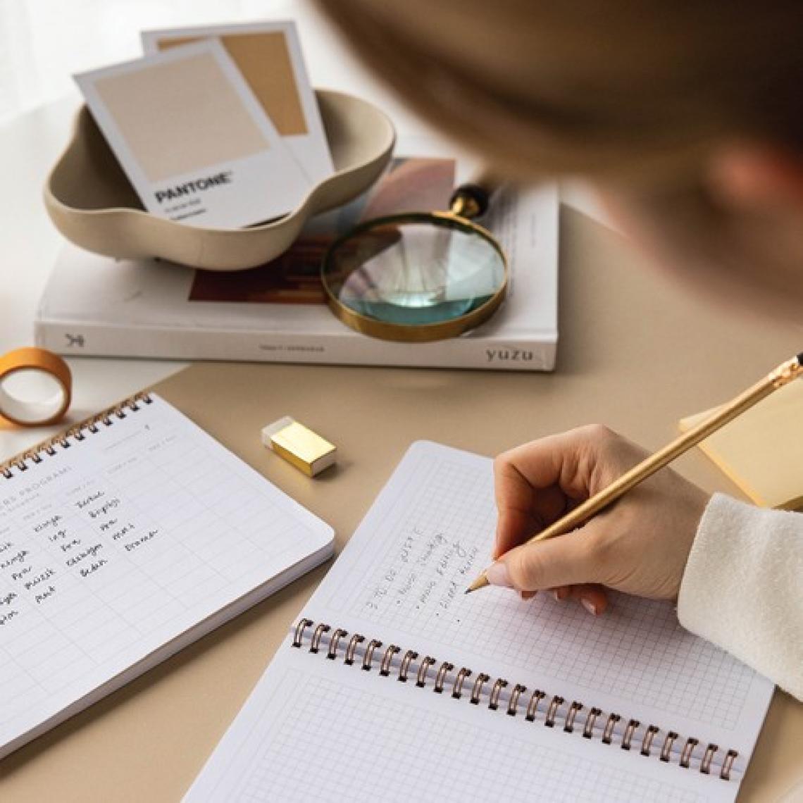 Paperora A5 Spiralli Karton Kapak Kareli Okul Defteri 80 Yaprak 2'li Set - Ders Programlı - Kırmızı