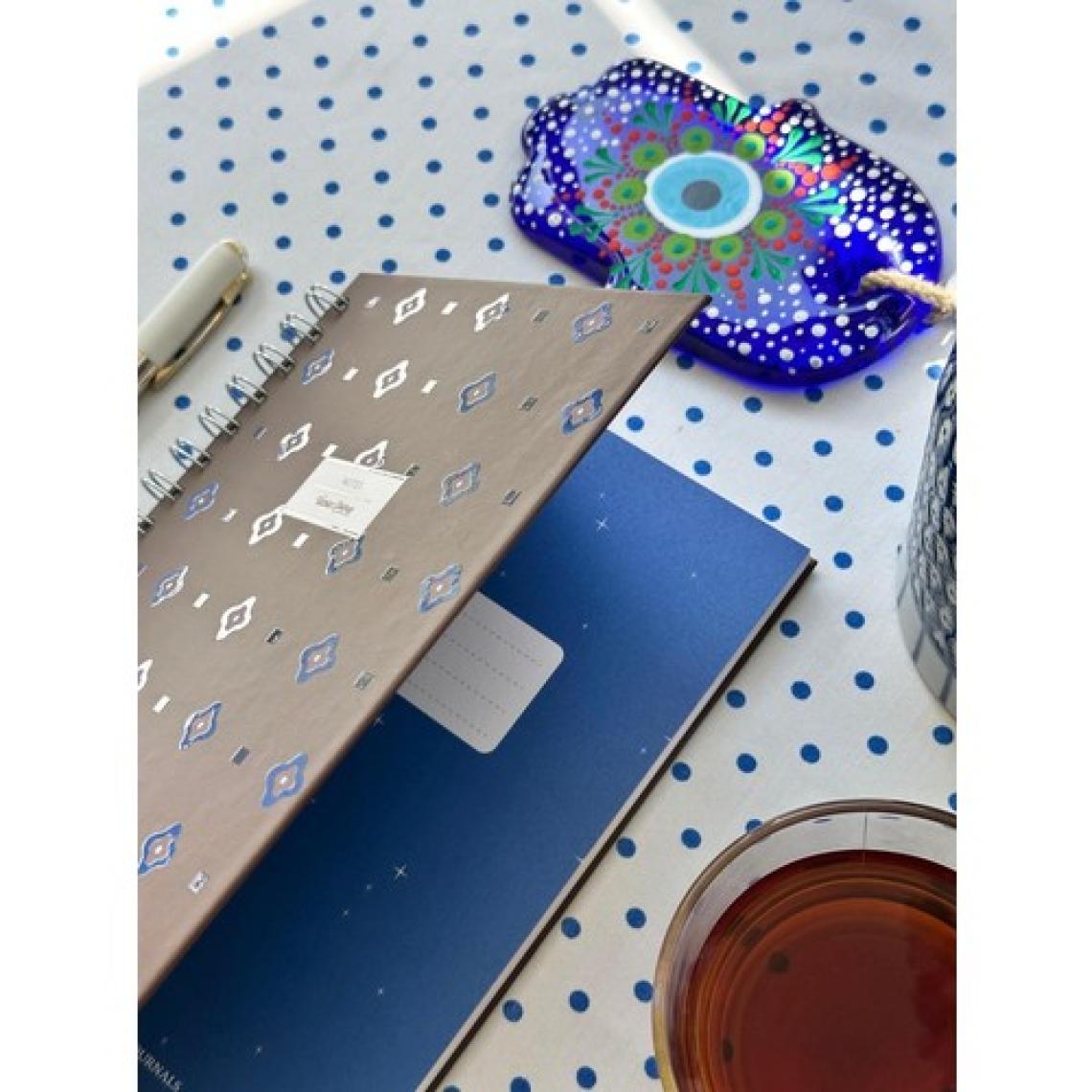 Victoria's Journals Spiralli Defter Sert Kapak 192 Sayfa 96 Yaprak 17X24 cm 90GR. Kareli