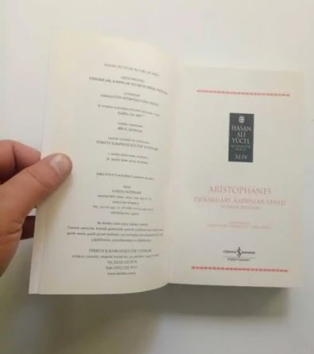 Eşekarıları, Kadınlar Savaşı Ve Diğer Oyunlar