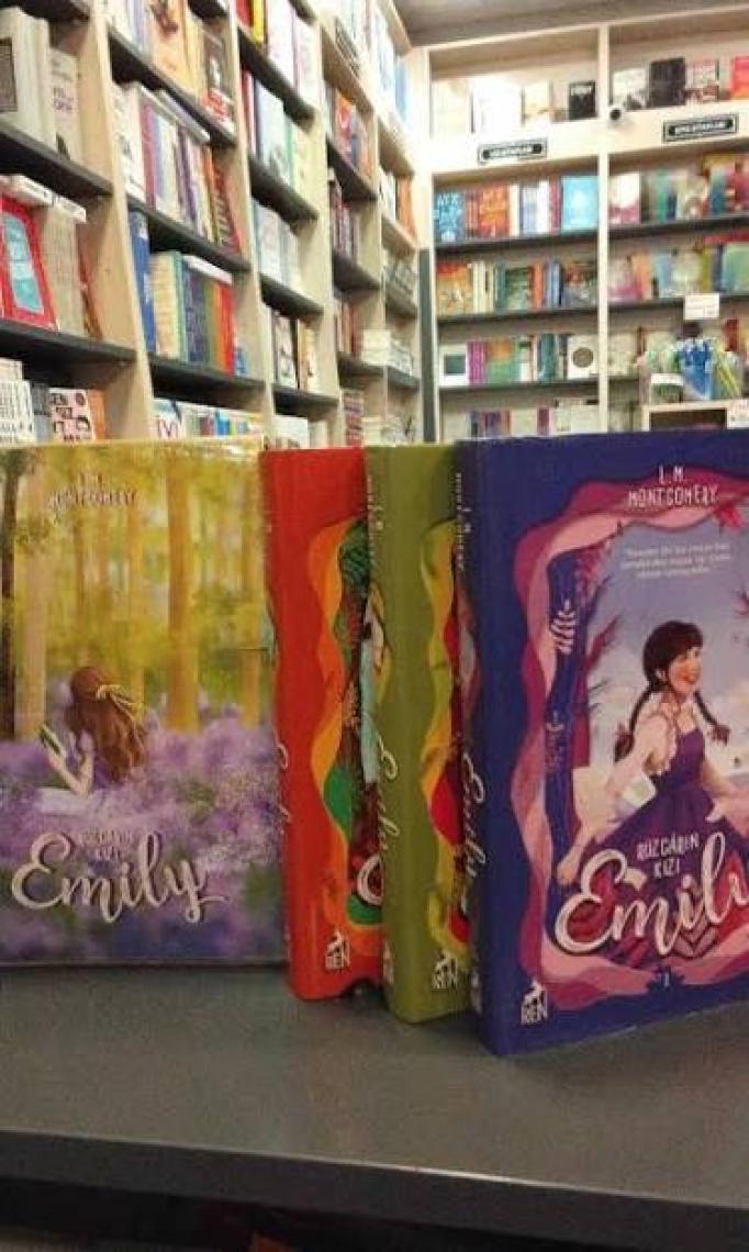 Rüzgarın Kızı Emily Kutulu Set - Lucy Maud Montgomery