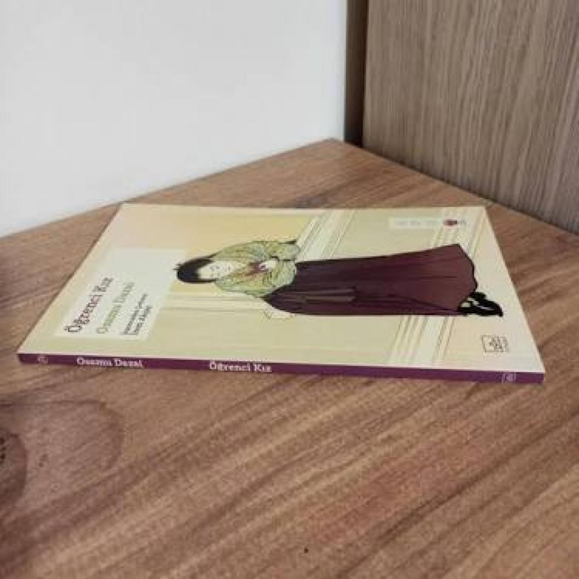 Öğrenci Kız - Osamu Dazai