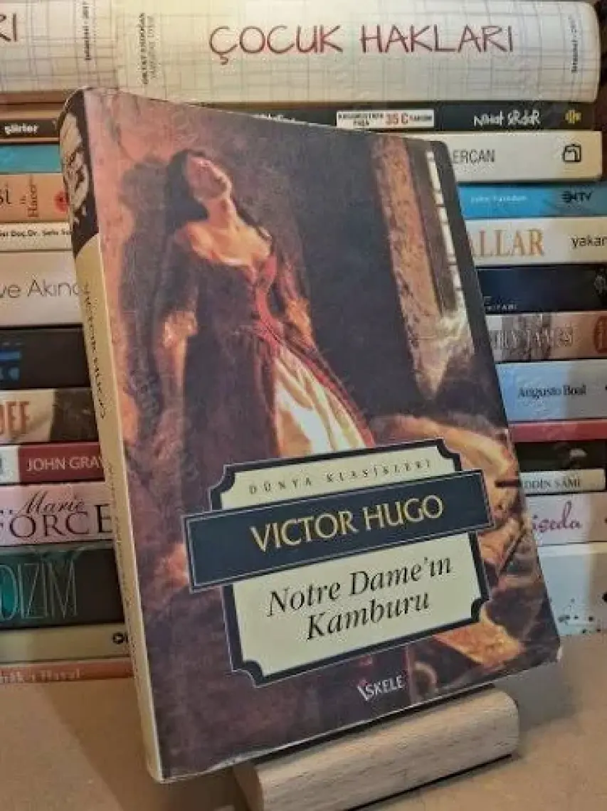 Notre Dame'In Kamburu-Victor Hugo