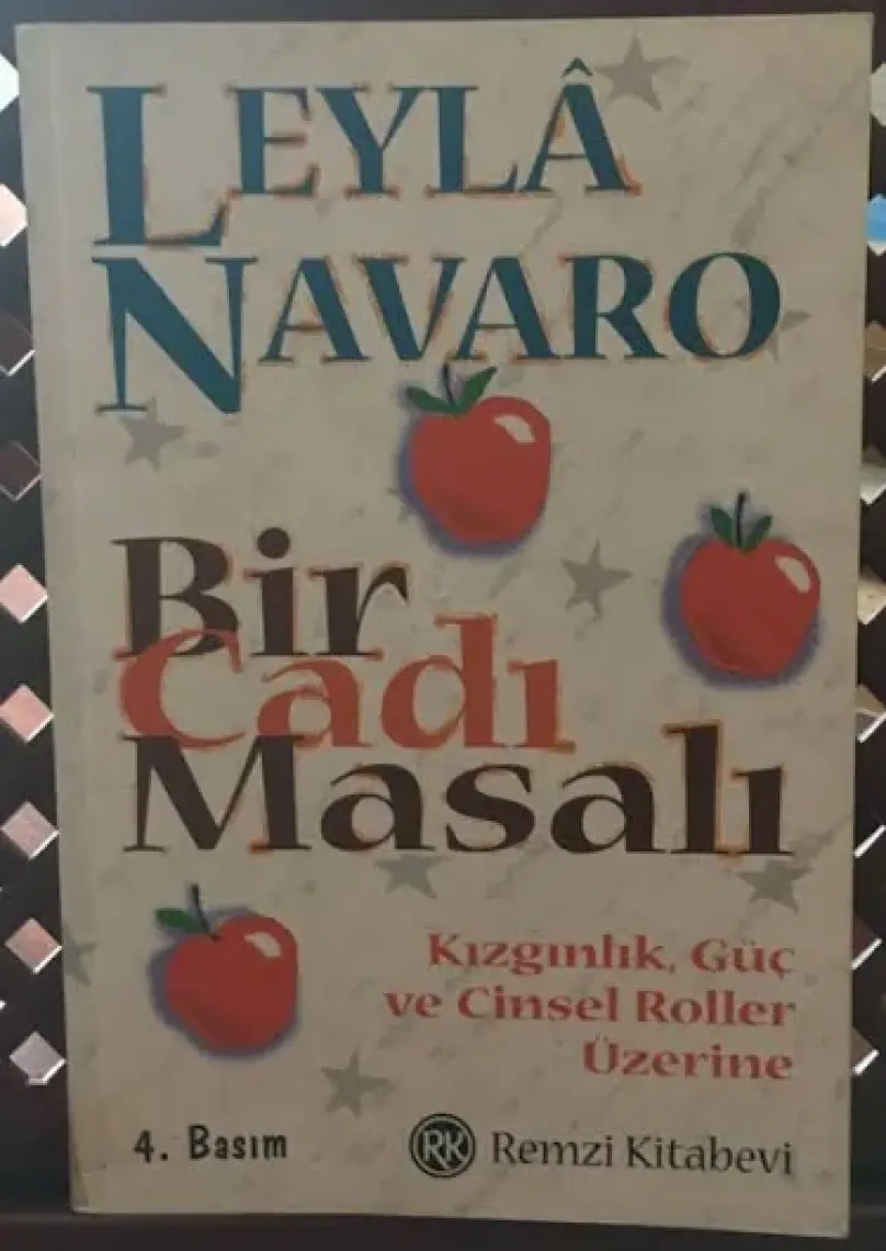 Bir Cadi Masalı - Leyla Navaro