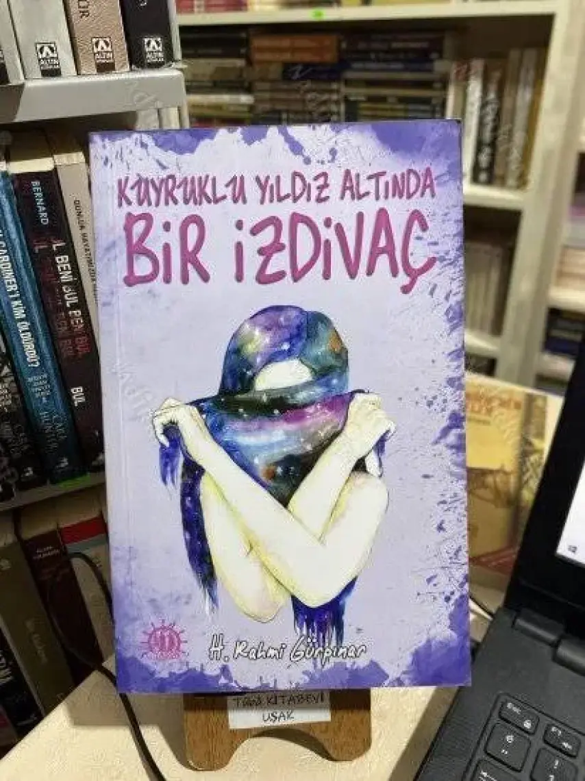 Kuyruklu Bir Yıldız Altında İzdivaç - Hüseyin Rahmi Gürpınar