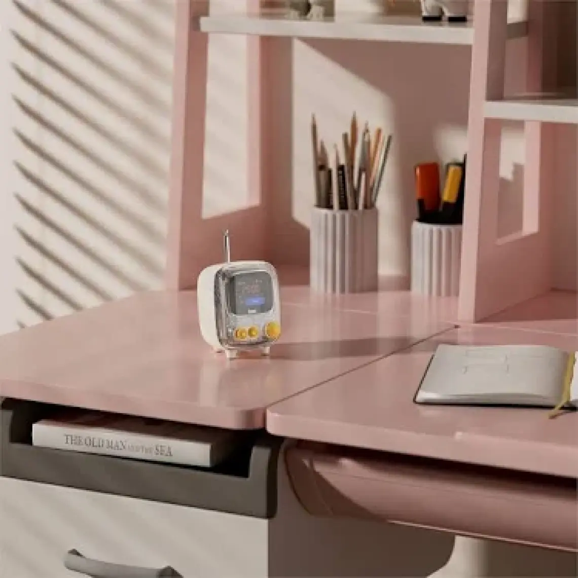 Divoom Tiivoo-2 Fm Radyolu Mini Bluetooth Hoparlör, Kablosuz Piksel Ekranlı Retro Taşınabilir Ses Bombası, Pembe