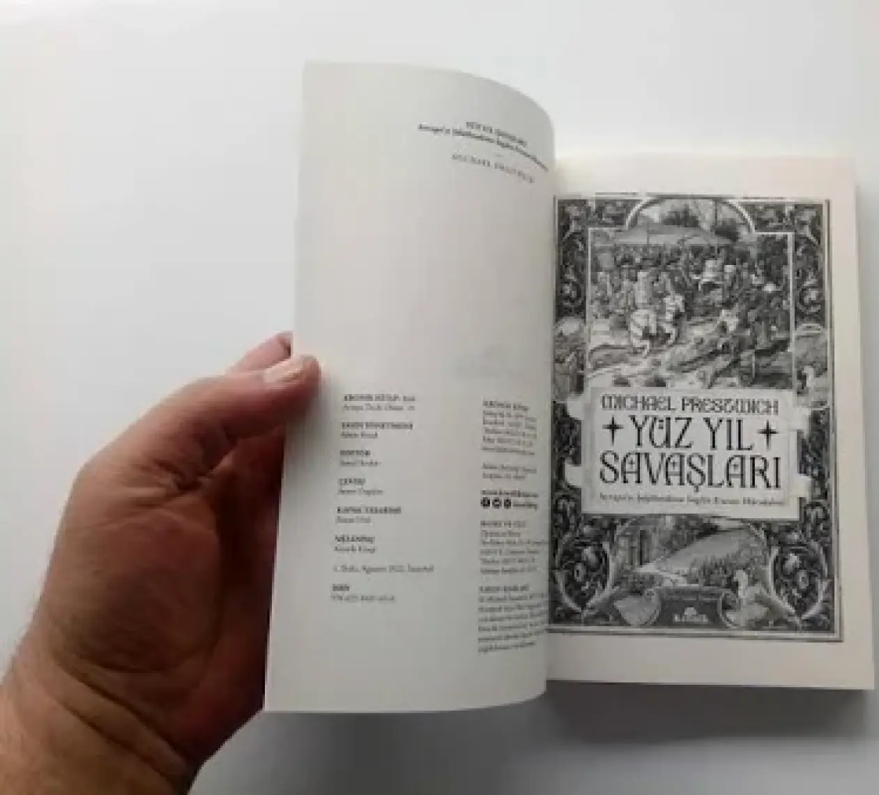 Yüz Yıl Savaşları - Avrupa’yı Şekillendiren İngiliz - Fransız Mücadelesi - Michael Prestwich