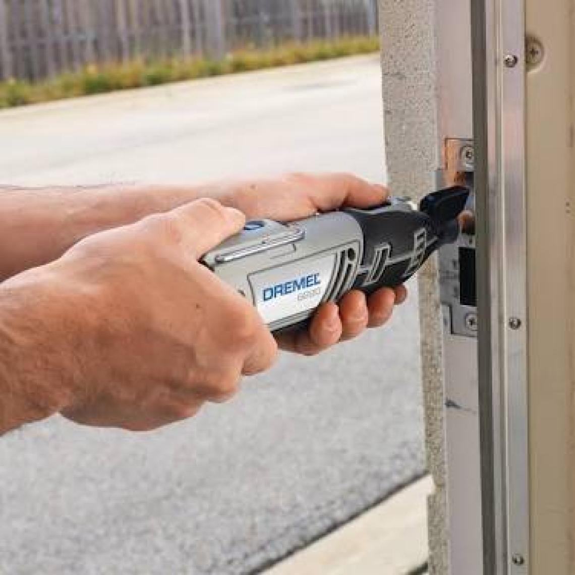 Dremel 8220-1/5 5 Aksesuarlı El Motoru