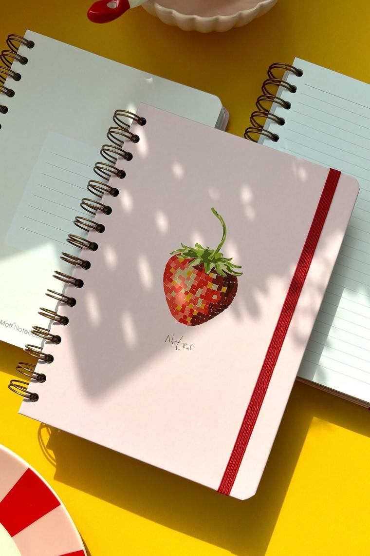 Matt Notebook A5 15X21 cm Spiralli Lastikli Çizgili Tarihsiz Not Defteri Çilek