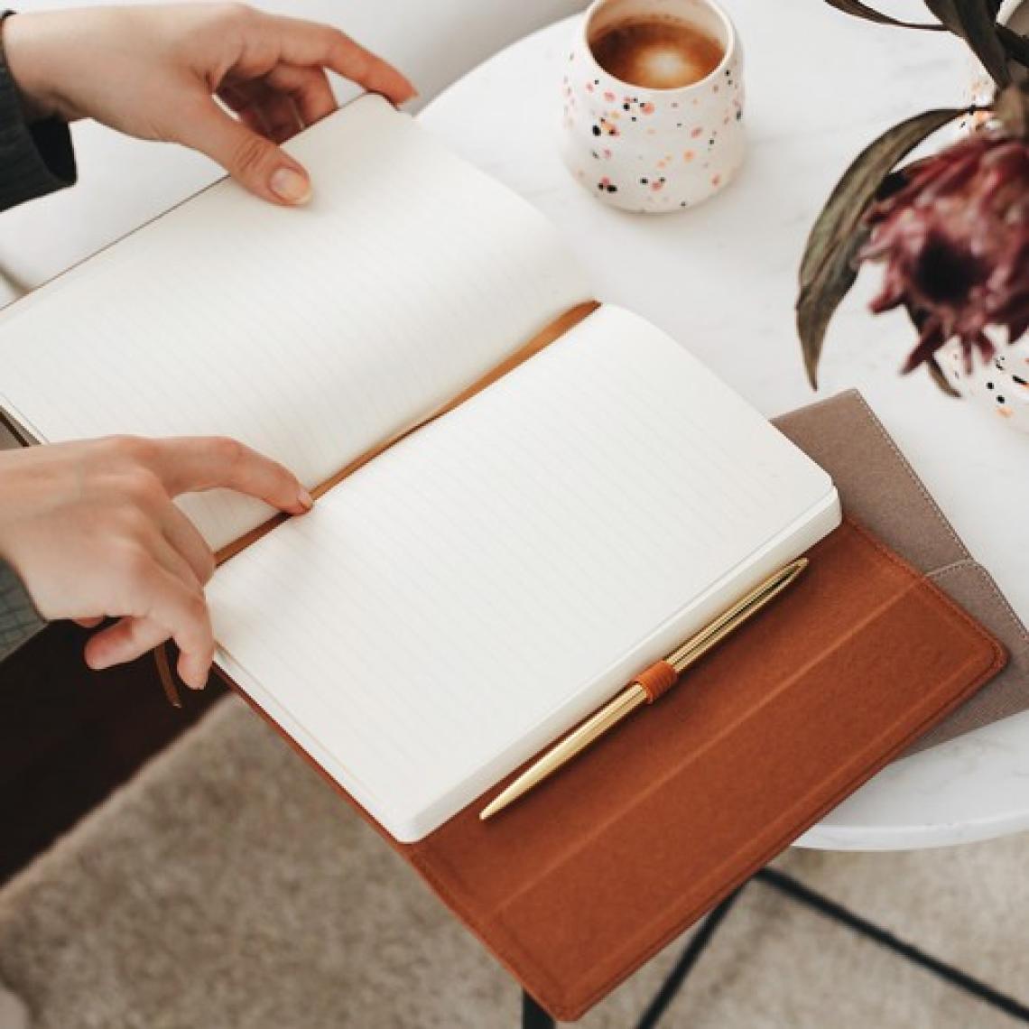 Matt Notebook A5 15 x 22 Mıknatıslı Kapak Defter Çizgili Taba