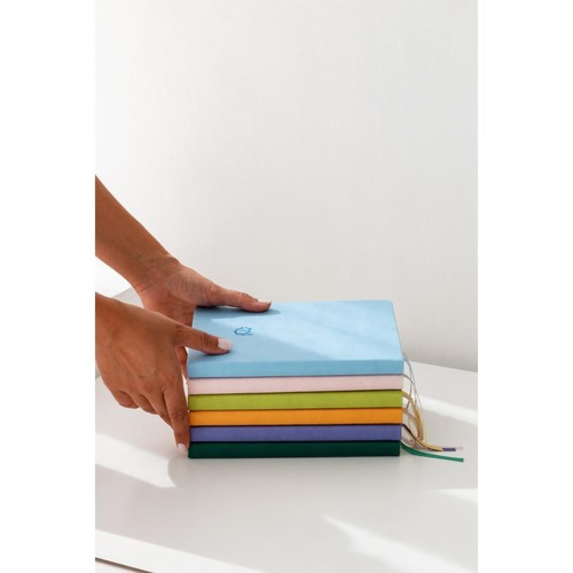 Matt Notebook A5 Defter Noktalı Açık Yeşil