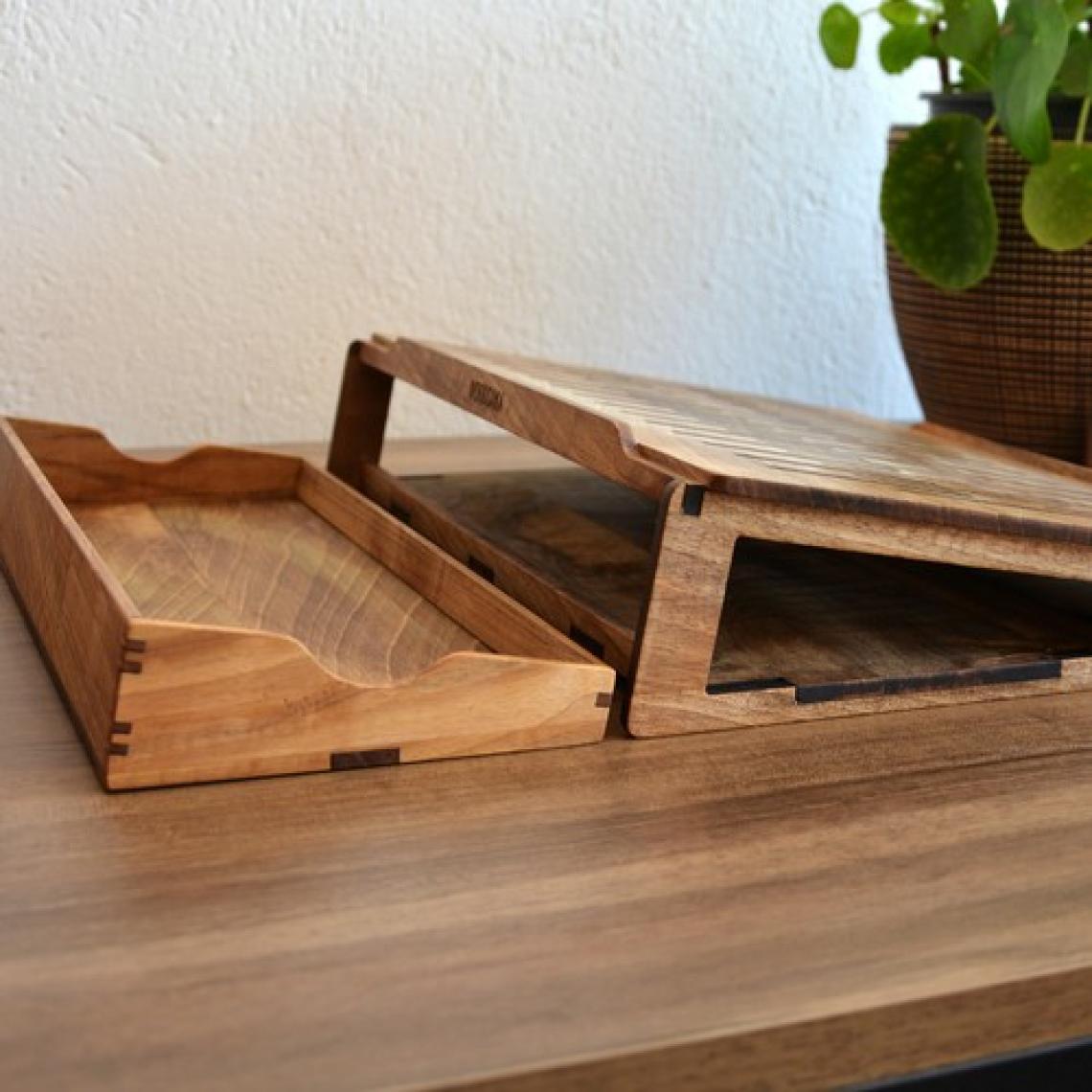 Woodsaka Walstand 2.0 - Çekmeceli Laptop ve Notebook Standı - 15 Inch - Ceviz Ağacından