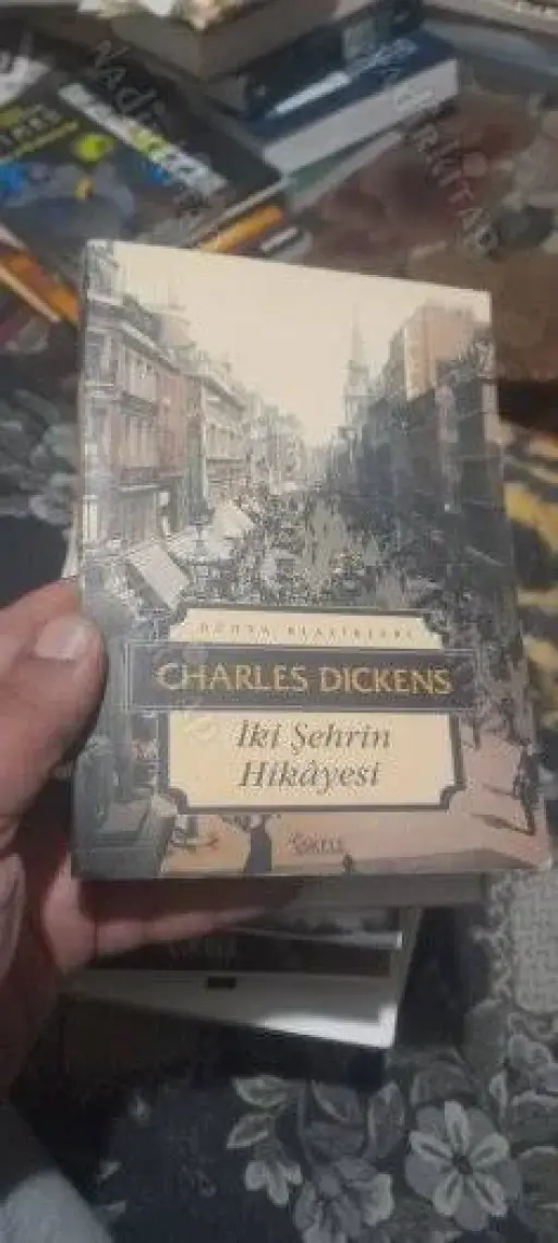 İki Şehrin Hikayesi - Charles Dickens