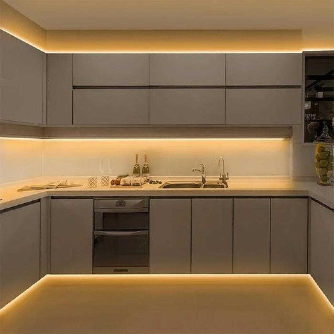 Amber LED 12V Yüksek Parlaklık 4040 Şerit LED Tak Çalıştır Hazır Set, 5 Metre Günışığı, Çıt Çıt Aç-Kapa Anahtar ve Adaptör Dahil, Gizli Aydınlatma, Mutfak, Tezgah, Dolap İçi ve Ayna İçin