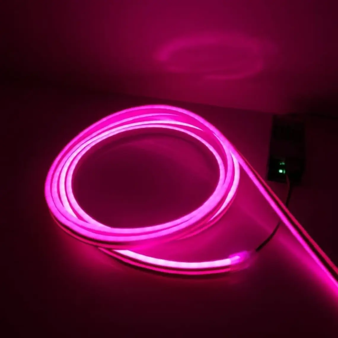 En Parlak Neon LED 12 Volt Pembe Işık Dış Mekan 5 Metre
