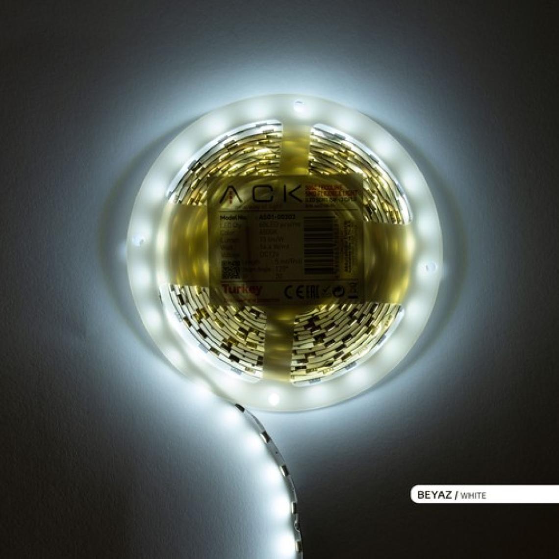 Ack Üç Çip 60 Ledli Şerit LED 6500K Beyaz Işık 15LM 12V 14,4W 5 Metre
