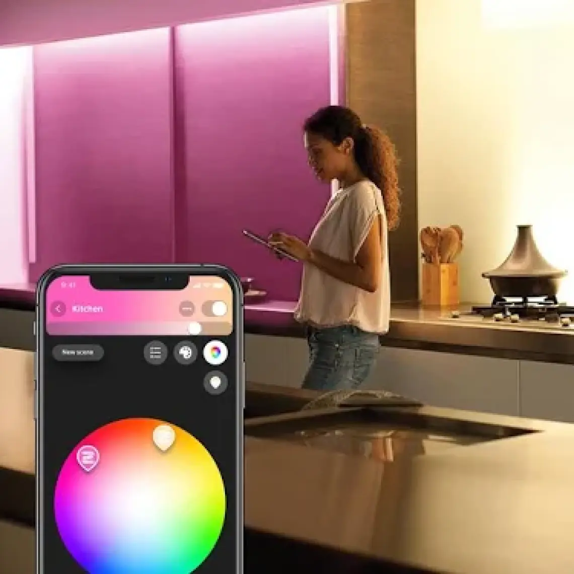 Philips Hue Akıllı LED Şerit 2 mt. V4 (Güç Adaptörü Dahildir)