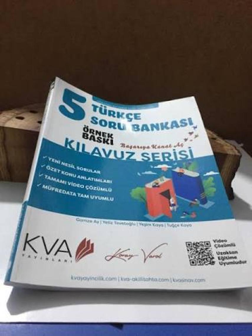Koray Varol Akademi  Kılavuz Serisi 5.Sınıf Türkçe Soru Bankası