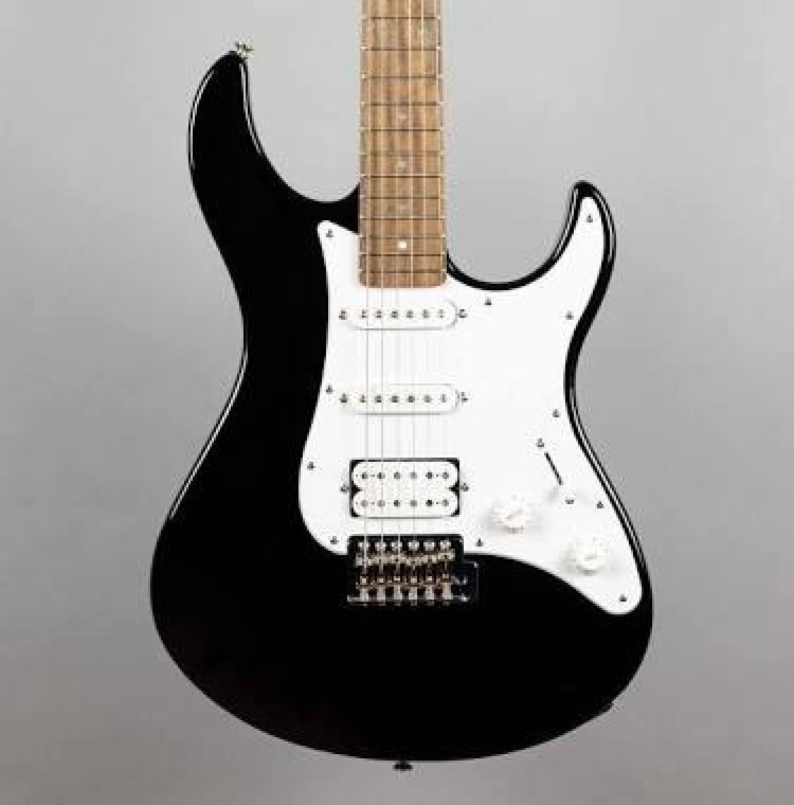 Yamaha Pacifica 012 Elektro Gitar (Black)
