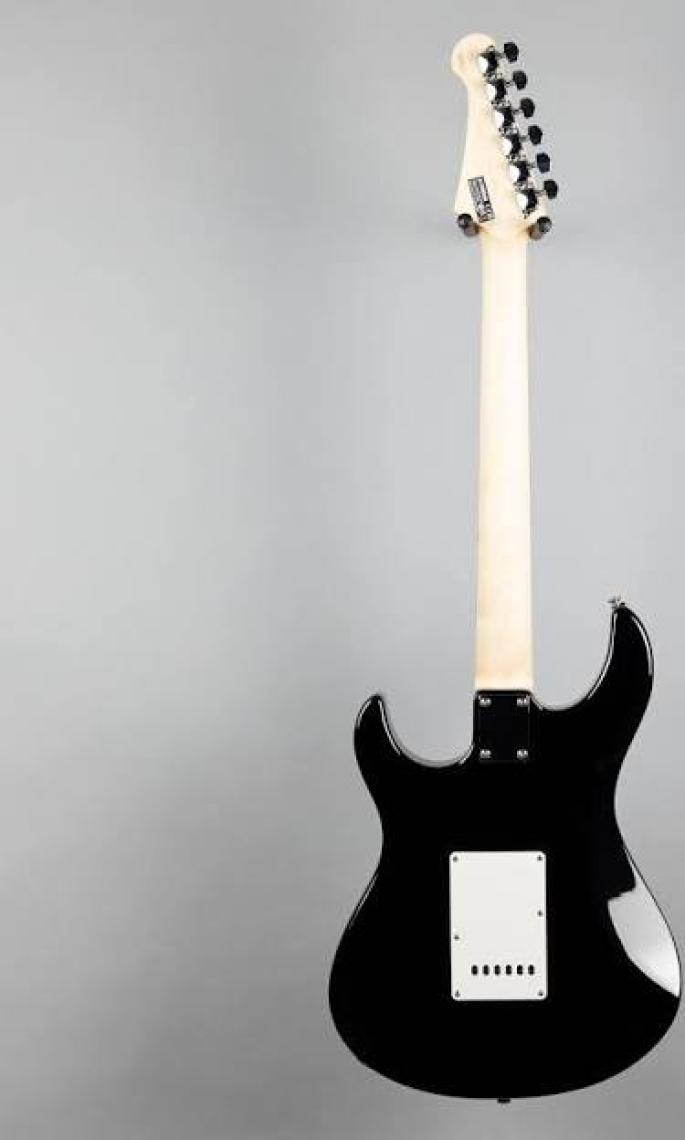 Yamaha Pacifica 012 Elektro Gitar (Black)