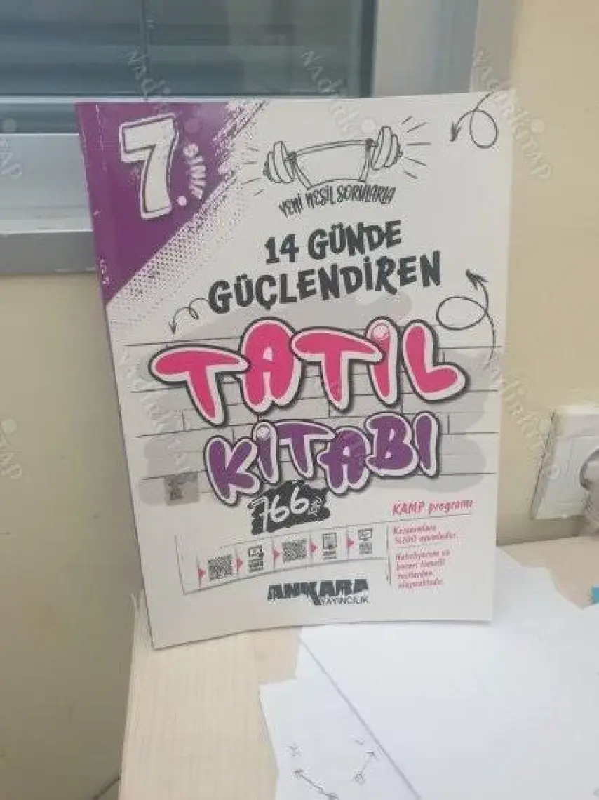 Zeka Küpü Yayınları 7. Sınıf 14 Günde Güçlendiren Tatil Kitabı