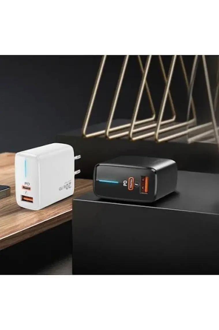 Rosstech 20W Pd LED Göstergeli Ultra Hızlı Şarj Adaptörü Usb-C Pd 20W + Usb-A Quick Charge 3.0 Dual Port (Rosstech Türkiye Garantili)