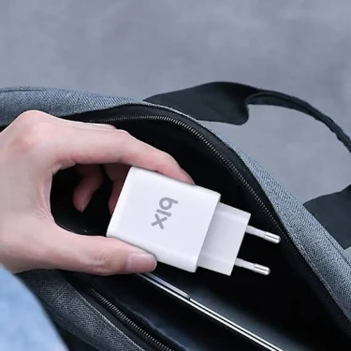 Bix ZH-2U41T 25W PD + USB 3.0 Çıkışlı iPad / iPhone / Android Uyumlu Çift Portlu Seyahat Adaptörü