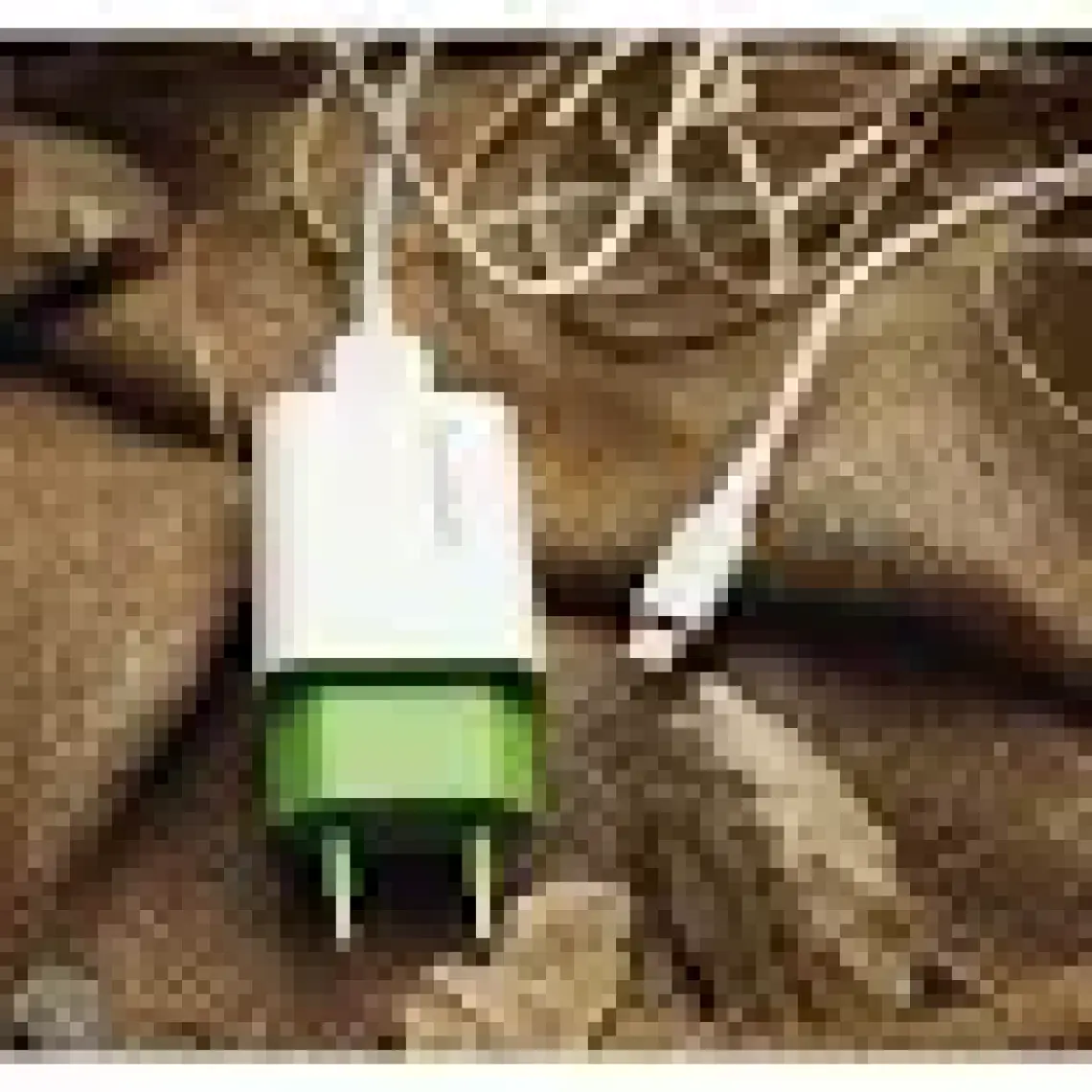 Soultech 2.1 A Ev Şarj Adaptörü & Micro USB Data Şarj Kablosu