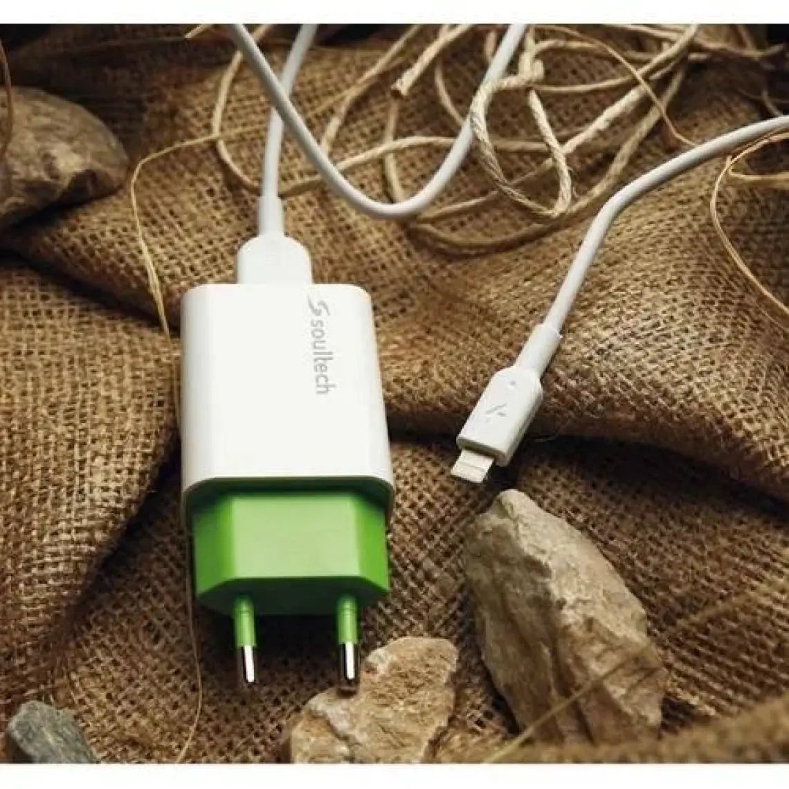 Soultech 2.1 A Ev Şarj Adaptörü & Micro USB Data Şarj Kablosu